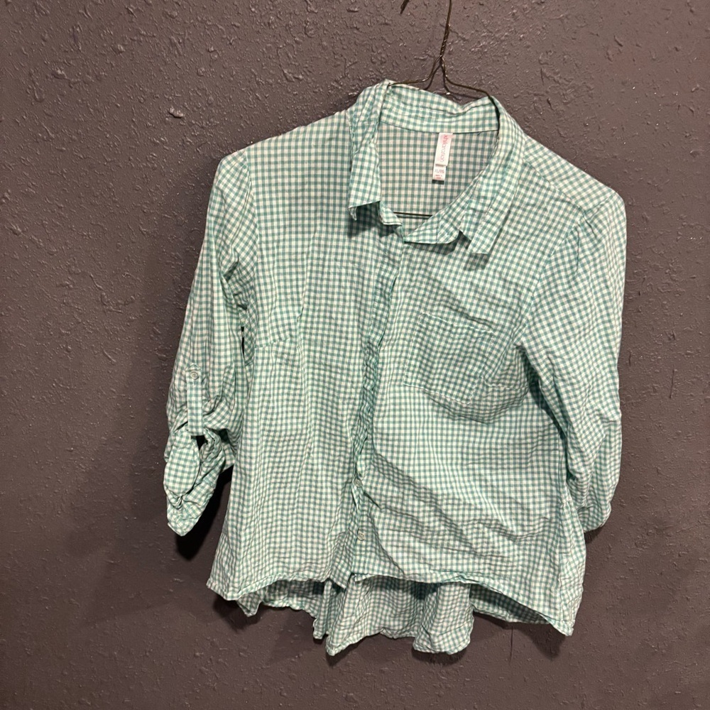 Women’s Xhiliration Button-Up Shirt